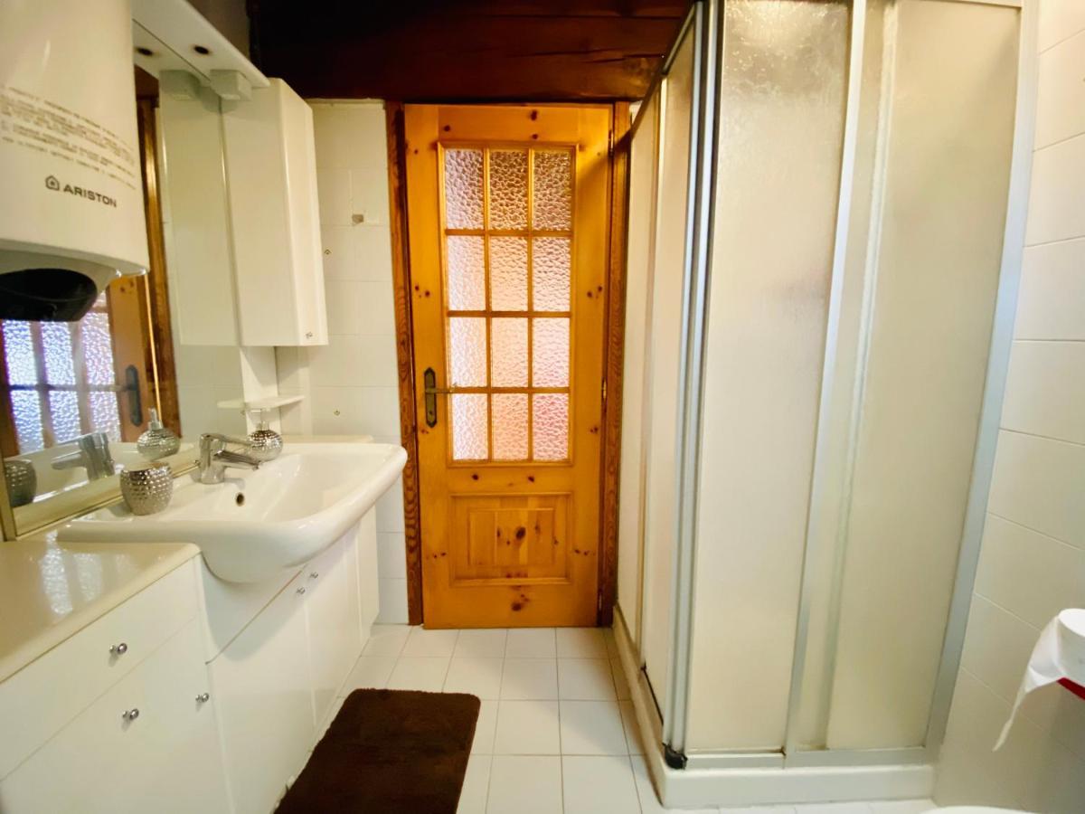 Casa Dei Leoni Apartment อาออสตา ภายนอก รูปภาพ